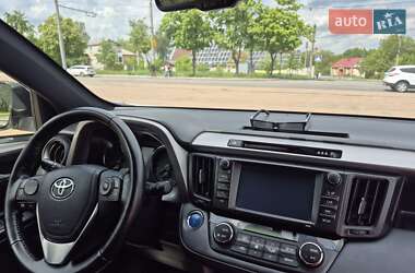 Позашляховик / Кросовер Toyota RAV4 2018 в 