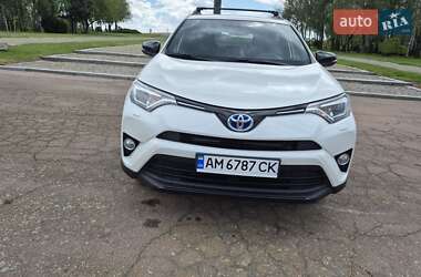 Позашляховик / Кросовер Toyota RAV4 2018 в 
