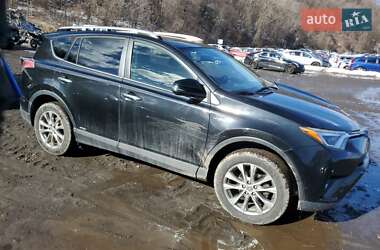 Внедорожник / Кроссовер Toyota RAV4 2015 в 