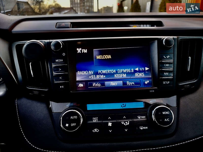 Позашляховик / Кросовер Toyota RAV4 2017 в Києві