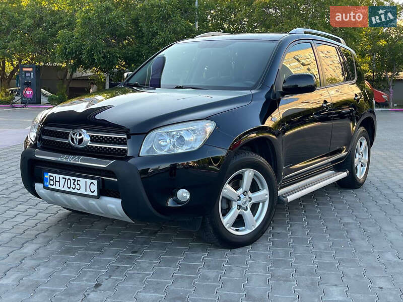 Позашляховик / Кросовер Toyota RAV4 2008 в 