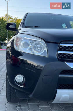 Позашляховик / Кросовер Toyota RAV4 2008 в 