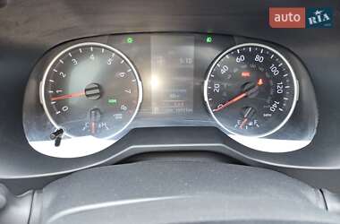 Позашляховик / Кросовер Toyota RAV4 2020 в 