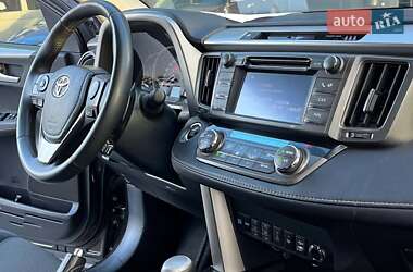 Внедорожник / Кроссовер Toyota RAV4 2014 в 