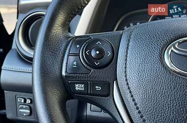 Внедорожник / Кроссовер Toyota RAV4 2014 в 