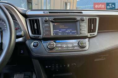Внедорожник / Кроссовер Toyota RAV4 2014 в 