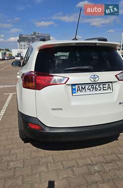 Внедорожник / Кроссовер Toyota RAV4 2013 в 