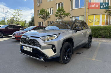 Позашляховик / Кросовер Toyota RAV4 2018 в Києві
