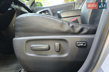 Позашляховик / Кросовер Toyota RAV4 2010 в 