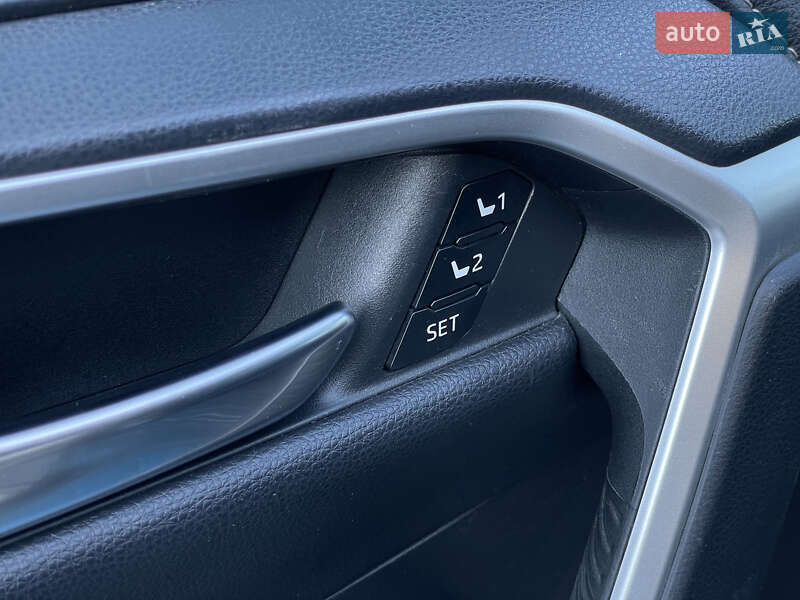 Внедорожник / Кроссовер Toyota RAV4 2019 в Одессе