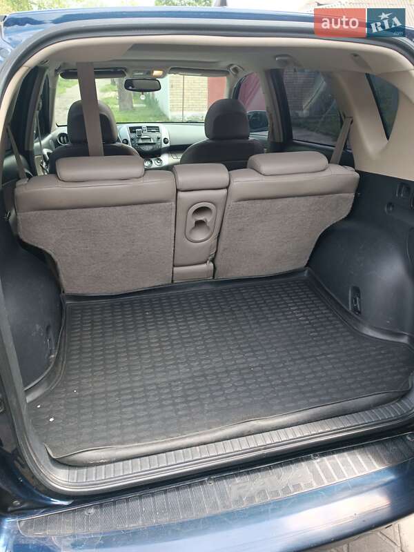 Позашляховик / Кросовер Toyota RAV4 2006 в Броварах