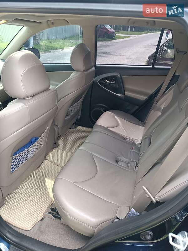 Позашляховик / Кросовер Toyota RAV4 2006 в Броварах