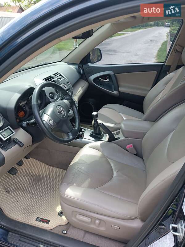 Позашляховик / Кросовер Toyota RAV4 2006 в Броварах