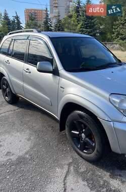 Внедорожник / Кроссовер Toyota RAV4 2005 в Кременчуге