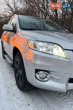 Внедорожник / Кроссовер Toyota RAV4 2013 в 