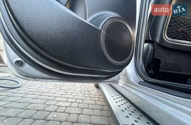 Внедорожник / Кроссовер Toyota RAV4 2013 в 