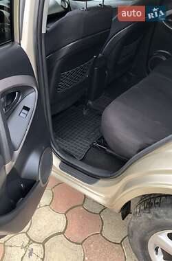 Внедорожник / Кроссовер Toyota RAV4 2008 в 