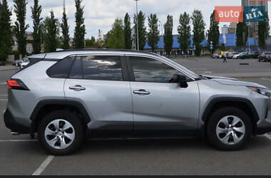 Внедорожник / Кроссовер Toyota RAV4 2019 в Киеве