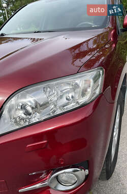 Внедорожник / Кроссовер Toyota RAV4 2010 в 