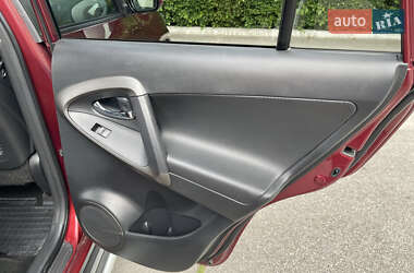 Внедорожник / Кроссовер Toyota RAV4 2010 в 