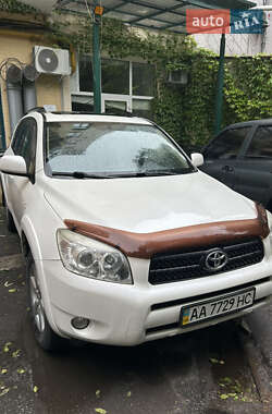 Внедорожник / Кроссовер Toyota RAV4 2008 в Киеве