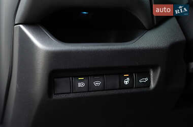 Внедорожник / Кроссовер Toyota RAV4 2020 в 