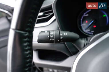 Внедорожник / Кроссовер Toyota RAV4 2020 в 