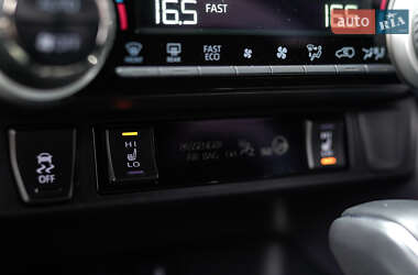 Внедорожник / Кроссовер Toyota RAV4 2020 в 