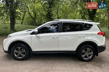 Позашляховик / Кросовер Toyota RAV4 2015 в 
