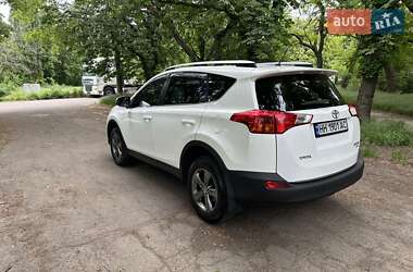 Позашляховик / Кросовер Toyota RAV4 2015 в 