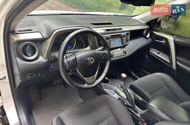 Позашляховик / Кросовер Toyota RAV4 2015 в 