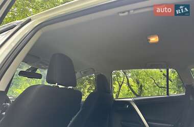 Позашляховик / Кросовер Toyota RAV4 2015 в 