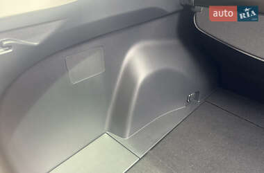 Внедорожник / Кроссовер Toyota RAV4 2020 в 