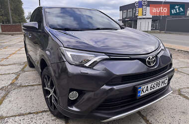 Позашляховик / Кросовер Toyota RAV4 2016 в 