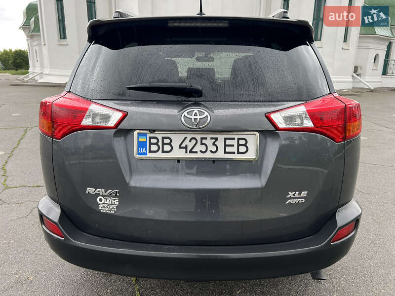 Внедорожник / Кроссовер Toyota RAV4 2015 в Киеве