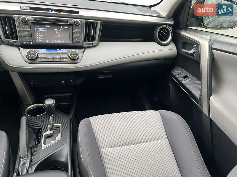 Внедорожник / Кроссовер Toyota RAV4 2015 в Киеве