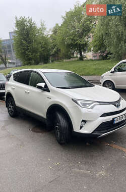 Внедорожник / Кроссовер Toyota RAV4 2016 в Киеве