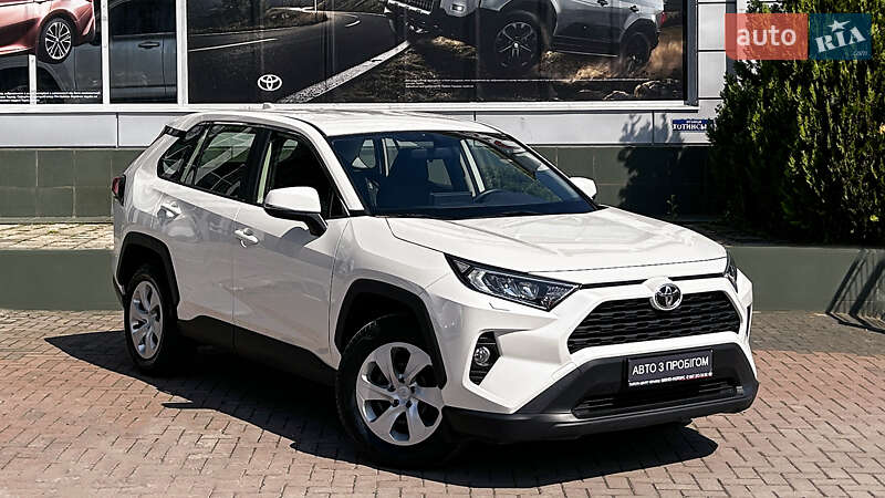 Внедорожник / Кроссовер Toyota RAV4 2021 в Черновцах