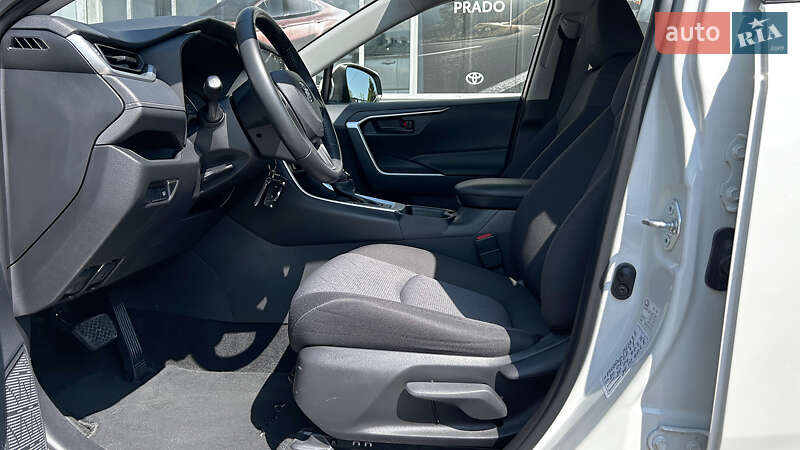 Внедорожник / Кроссовер Toyota RAV4 2021 в Черновцах