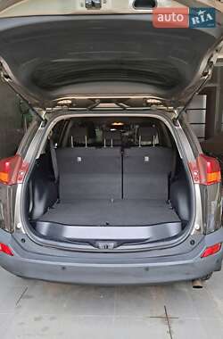 Внедорожник / Кроссовер Toyota RAV4 2013 в 