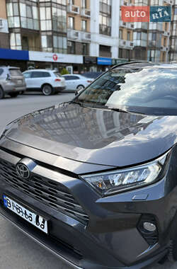 Внедорожник / Кроссовер Toyota RAV4 2020 в 
