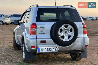 Внедорожник / Кроссовер Toyota RAV4 2003 в 