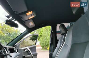 Внедорожник / Кроссовер Toyota RAV4 2018 в 