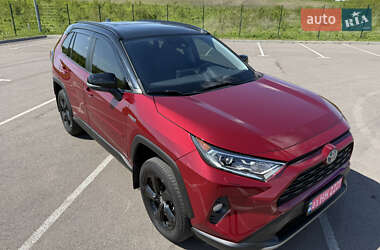 Позашляховик / Кросовер Toyota RAV4 2020 в Рівному