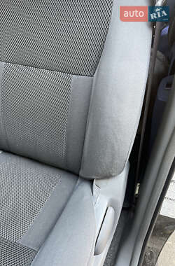 Внедорожник / Кроссовер Toyota RAV4 2000 в 