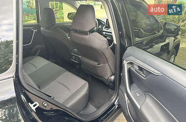 Внедорожник / Кроссовер Toyota RAV4 2020 в 