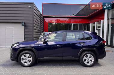 Внедорожник / Кроссовер Toyota RAV4 2019 в 