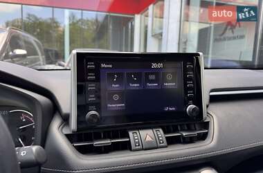 Внедорожник / Кроссовер Toyota RAV4 2019 в 