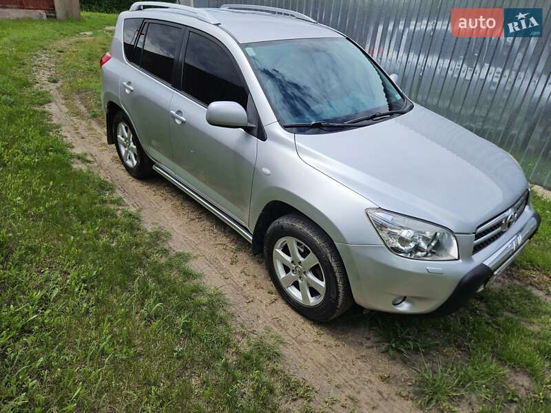 Позашляховик / Кросовер Toyota RAV4 2008 в Первомайську