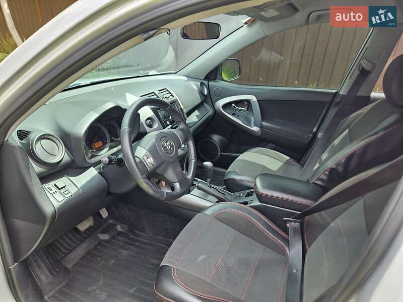 Позашляховик / Кросовер Toyota RAV4 2008 в Первомайську